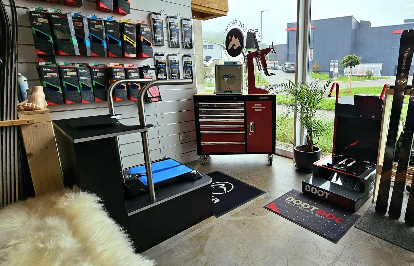 Espace bootfitting LocFactory — semelles sur mesure Sidas et Boot Doc